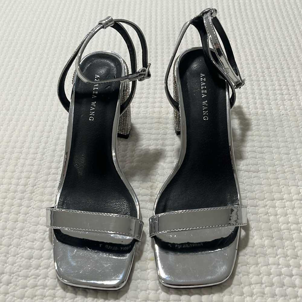 Azalea Wang Women's Parry Metallic Ankle Strap Block Heel Sandals Size 7